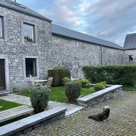 Private With King Size Bed - Shared Bathroom Clavier