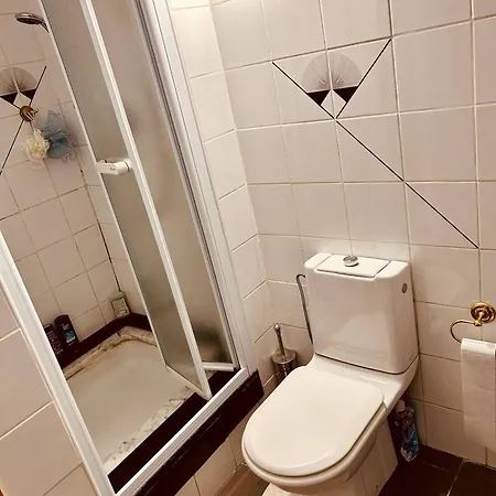Πανσιόν Private With King Size Bed - Shared Bathroom